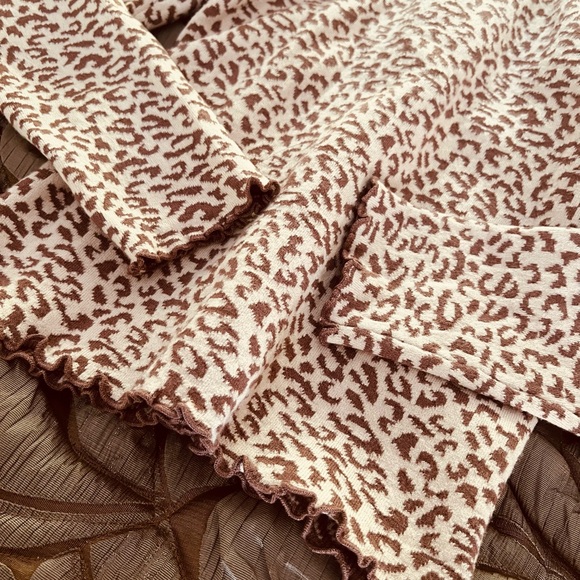 Sweater - Picture 6 of 8